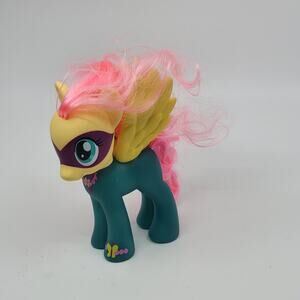 My Little Pony Hasbro 2010 Power Ponies FLUTTERSHY Superhero Figure 6" Tall